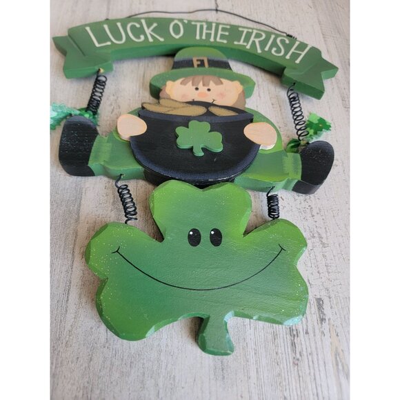 Wooden hanging sign Luck of the Irish St Patrick's Day leprechaun gold - Picture 3 of 9